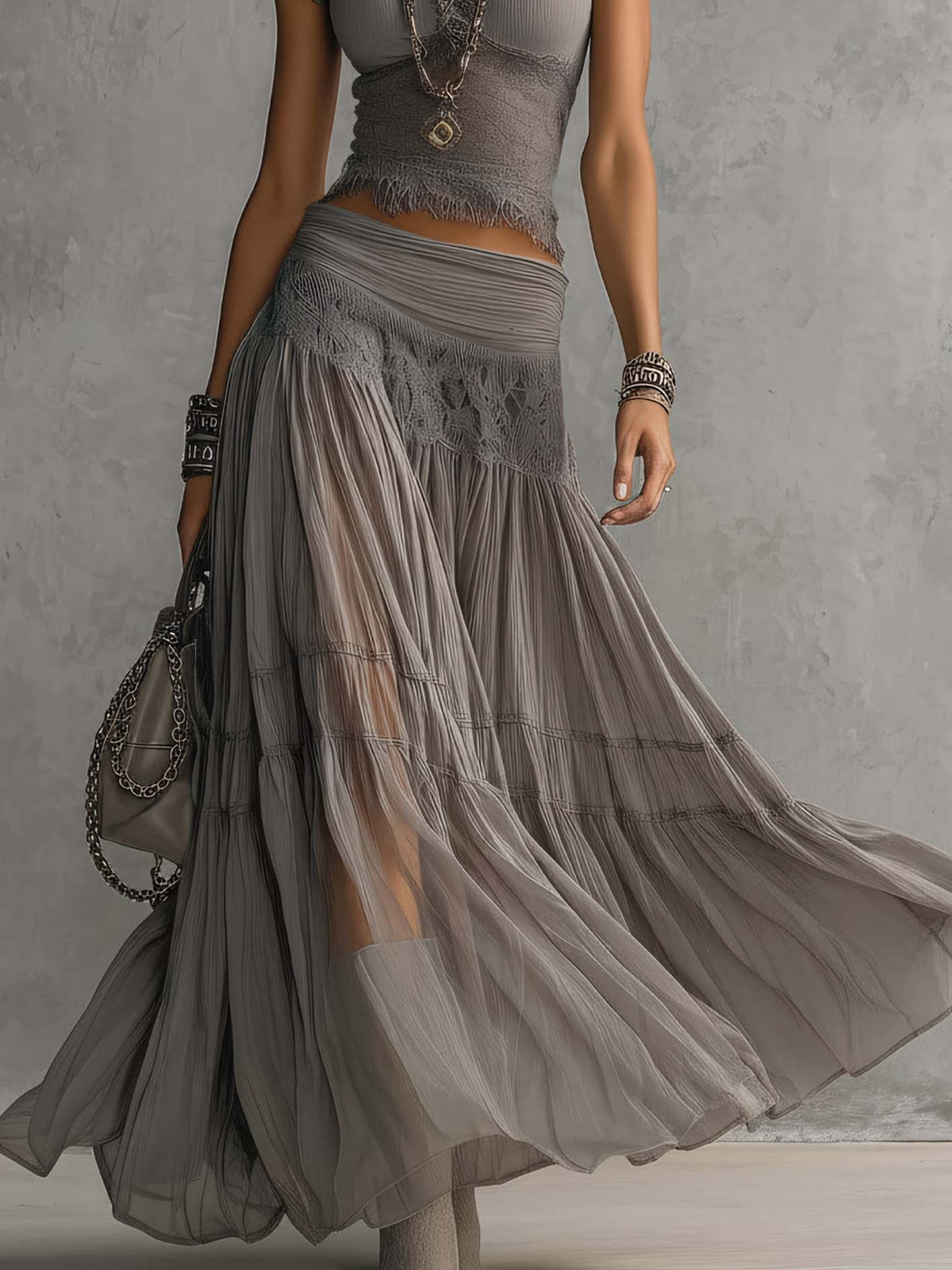 Elena | Elegante conjunto con top de paneles de encaje y falda larga plisada