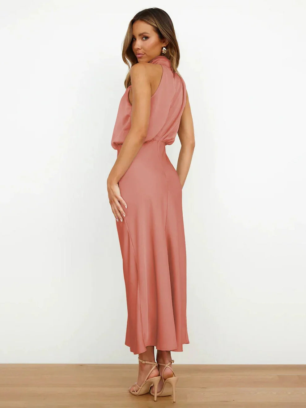 Marina | Elegante vestido con escote americano