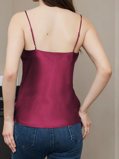 Top camisola con cuello en V, tirantes finos y seda pura