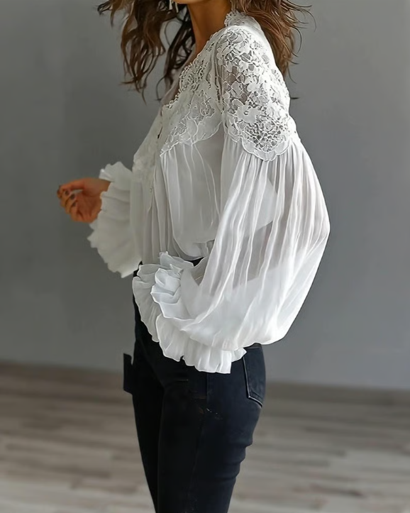 Eva | Blusa romántica con encaje floral y mangas abullonadas