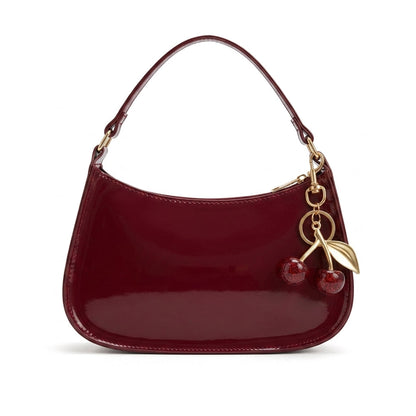 Bolso Cherry Gloss – Elegancia y Brillo para Cada Ocasión