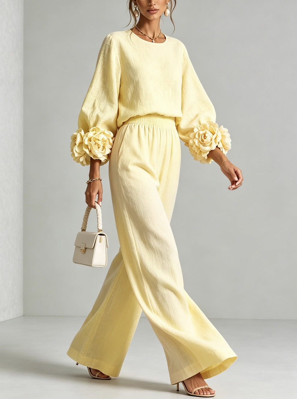 ROSALIE - ELEGANTE CONJUNTO DE DOS PIEZAS CON DELICADO DETALLE FLORAL