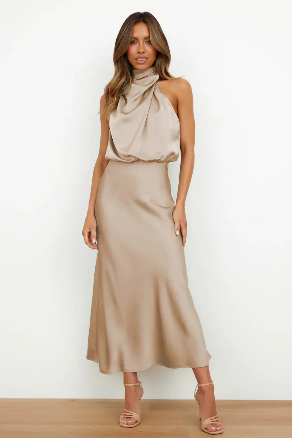 Marina | Elegante vestido con escote americano