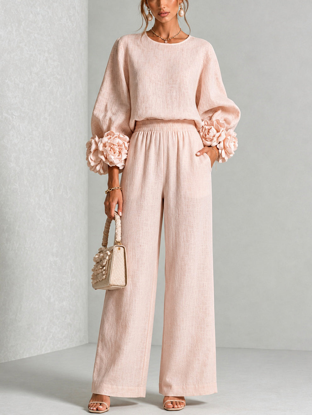 ROSALIE - ELEGANTE CONJUNTO DE DOS PIEZAS CON DELICADO DETALLE FLORAL