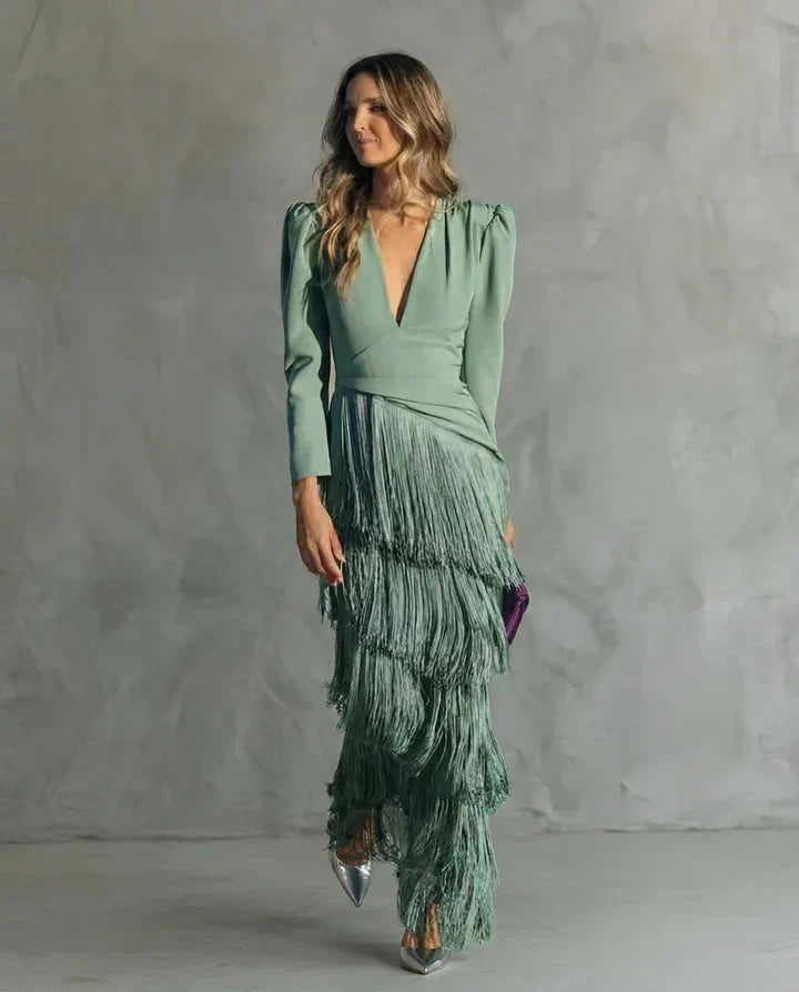 Clara™ | Elegante vestido midi con sofisticadas mangas de flecos