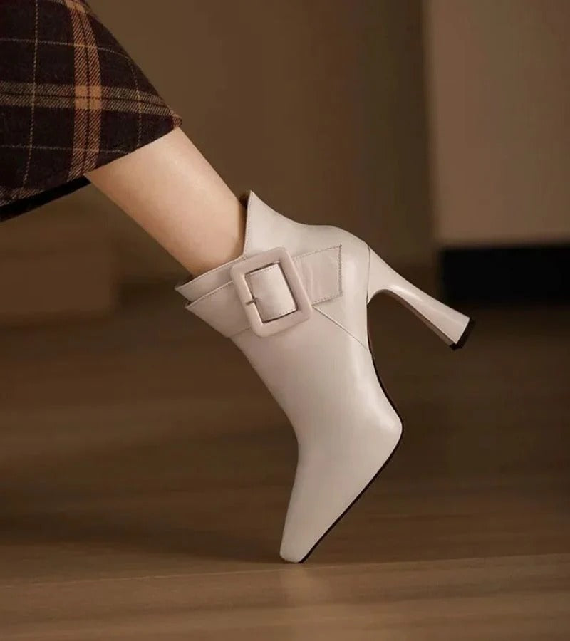 ALBA | Botines de Tacón con Hebilla Oversize