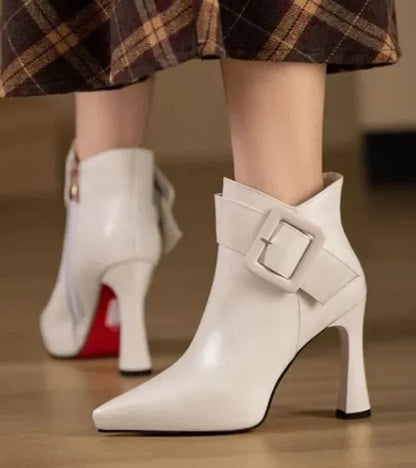ALBA | Botines de Tacón con Hebilla Oversize