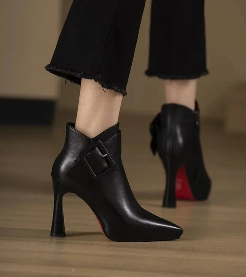 ALBA | Botines de Tacón con Hebilla Oversize