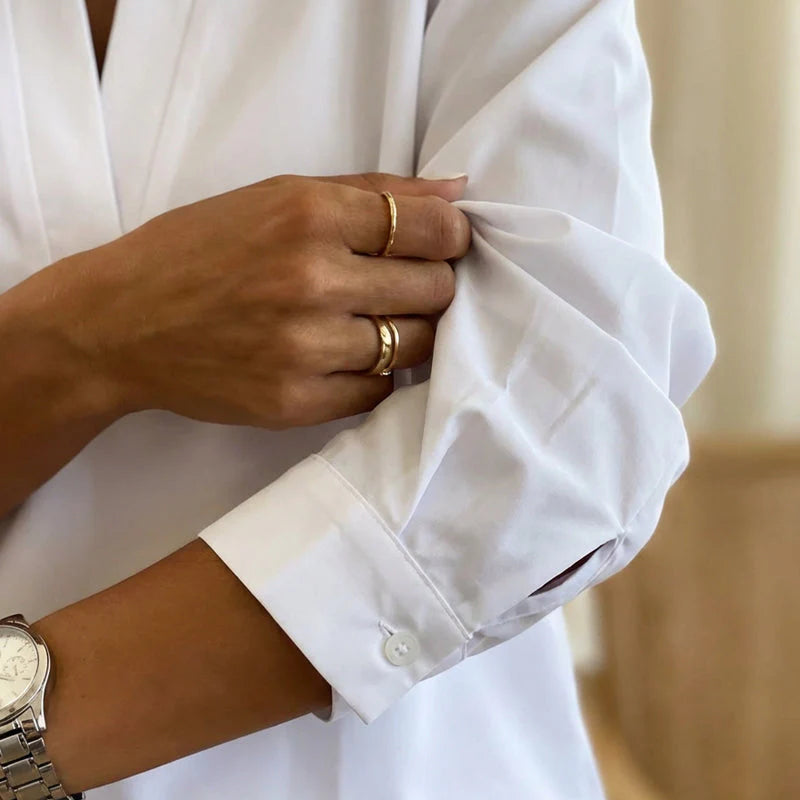 Blusa Fluida "Esencial" con Cuello en V